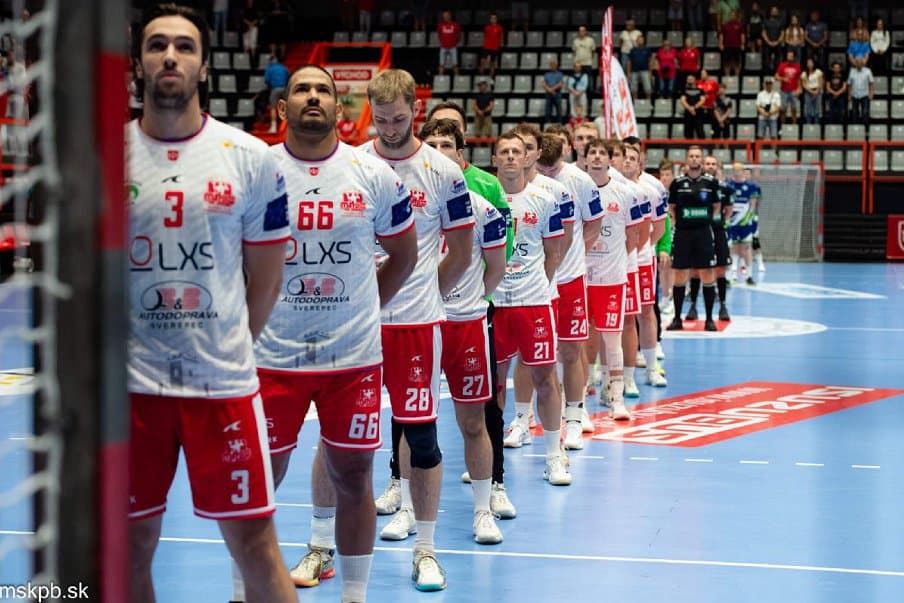 V NETRADIČNÝ ČAS SA OČAKÁVA TRADIČNÝ BOJ