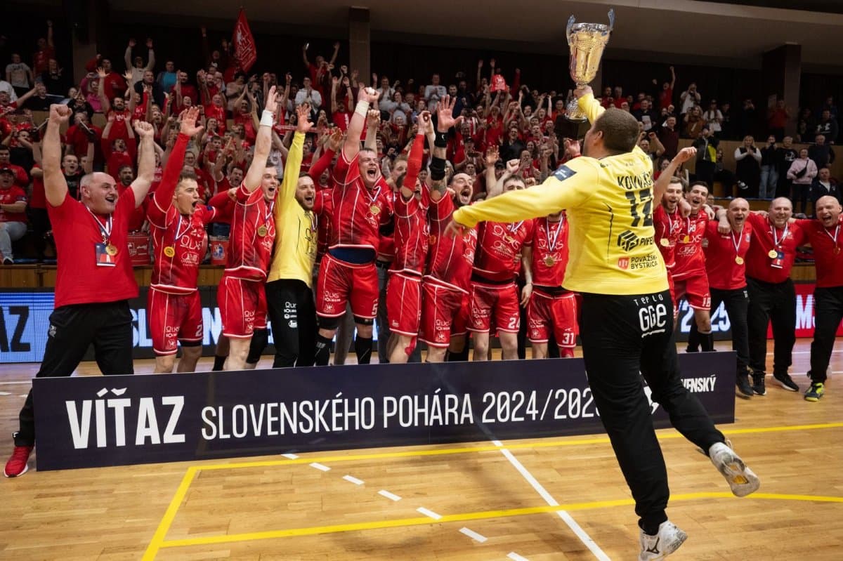 ŠTVRŤFINÁLE Sl. POHÁRA: V MODRE PROTI SLOVANU 