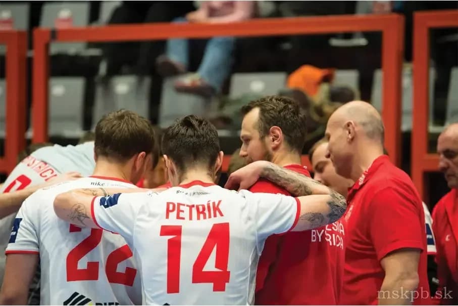POVAŽANIA BEZ PROBLÉMOV ĎALEJ V EURÓPSKOM POHÁRI