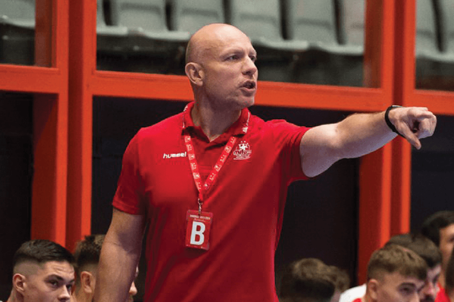 EL MUŽOV: V BRAGE BEZ BODOVÉHO DARČEKA K STRAKOVMU JUBILEU