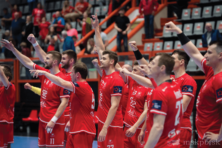 NHE: VÍŤAZSTVÁ HLAVNÝCH FAVORITOV VO ŠTVRŤFINÁLE I O ZÁCHRANU, BOJNICE USPELI V TOPOĽČANOCH