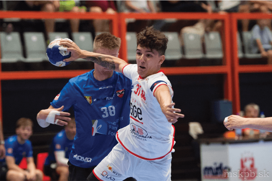 PLNÝ ZÁSAH DORASTENCOV, STARŠÍ +15, MLADŠÍ +30