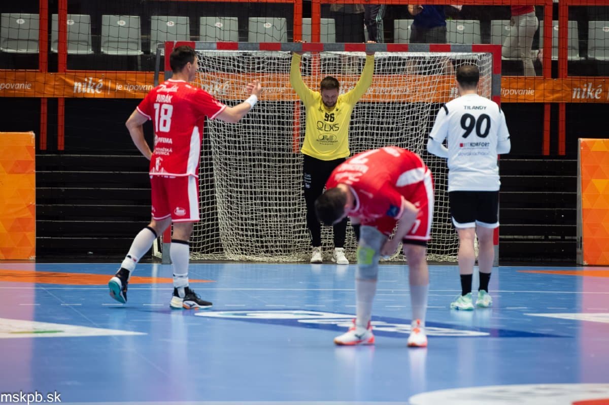 DLHÁ 161-DŇOVÁ PRESTÁVKA OD ZÁMKOV PO ZÁMKY