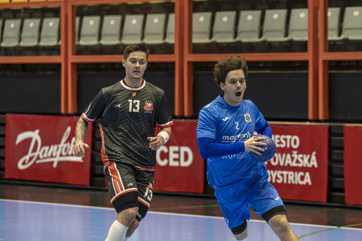 VYSOKÁ PREHRA S NEDÁVNYM EXTRALIGISTOM